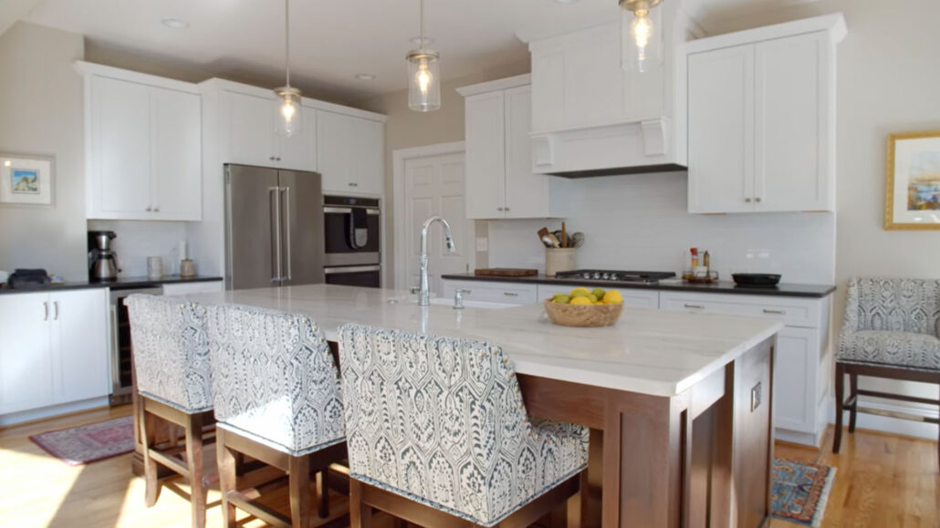 Mountainside View home kitchen