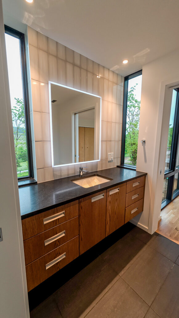 Mountain View Mid-Century home bathroom