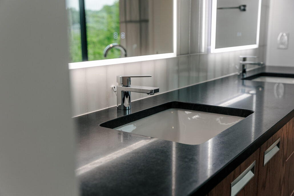 Mountain View Mid-Century home bathroom