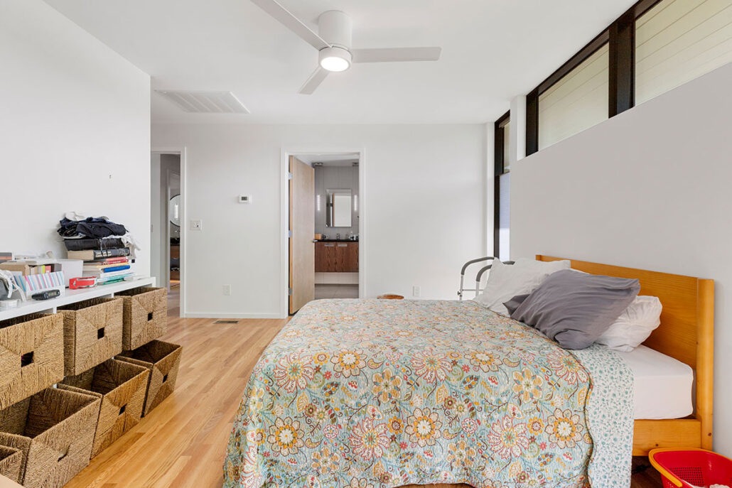 Mountain View Mid-Century home bedroom
