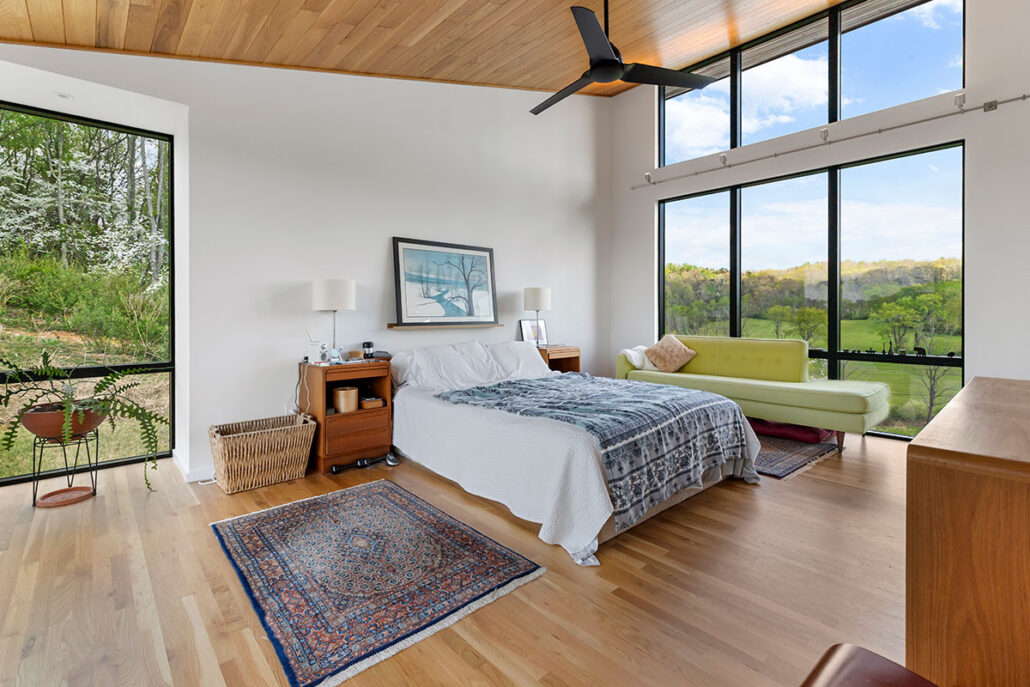 Mountain View Mid-Century home bedroom